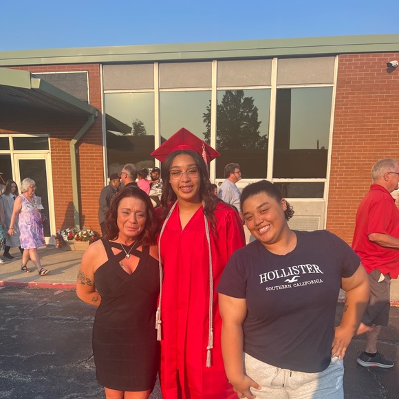 Meet your Posher, Jennifer - Picture 1 of 1